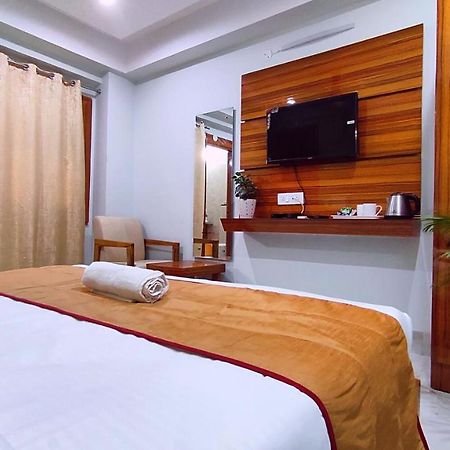 Spring Sky Haridwar By Shrigo Hotels Екстериор снимка