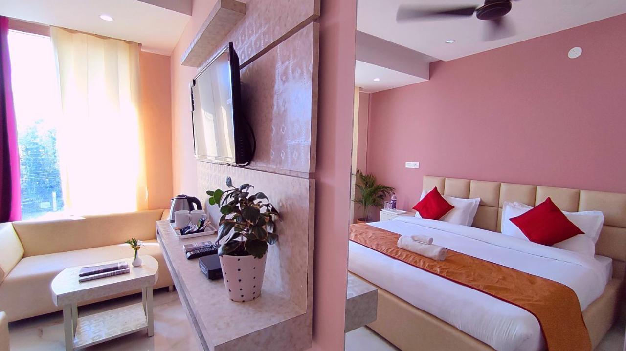 Spring Sky Haridwar By Shrigo Hotels Екстериор снимка