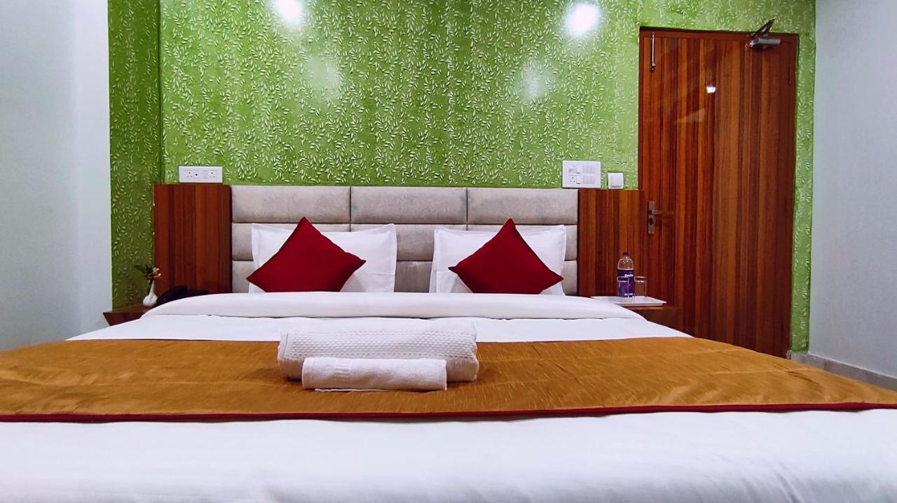 Spring Sky Haridwar By Shrigo Hotels Екстериор снимка